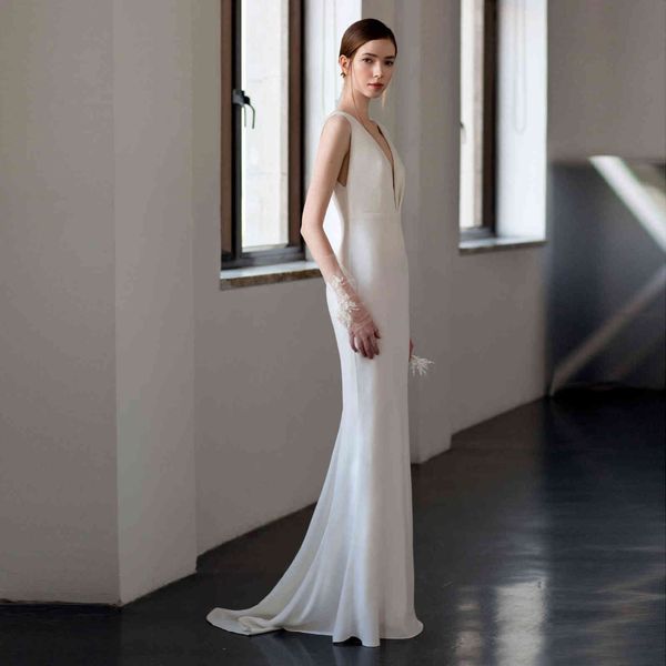 luxury street style dresses banquet evening female 2021 simple v-neck slim fitting bride wedding toast wedding trip shooting out yarn, Black;pink
luxury street style dresses banquet evening female 2021 simple v-neck slim fitting bride wedding toast wedding trip shooting out yarn, Black;pink