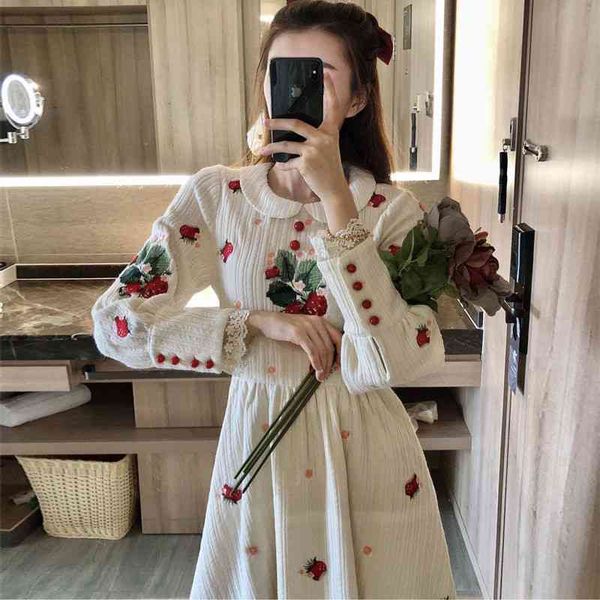 women's t-shirt spring autumn long sleeve women french maid style vintage cute peter pan collar flower embroidery es ladies robe 6, White
women's t-shirt spring autumn long sleeve women french maid style vintage cute peter pan collar flower embroidery es ladies robe 6, White