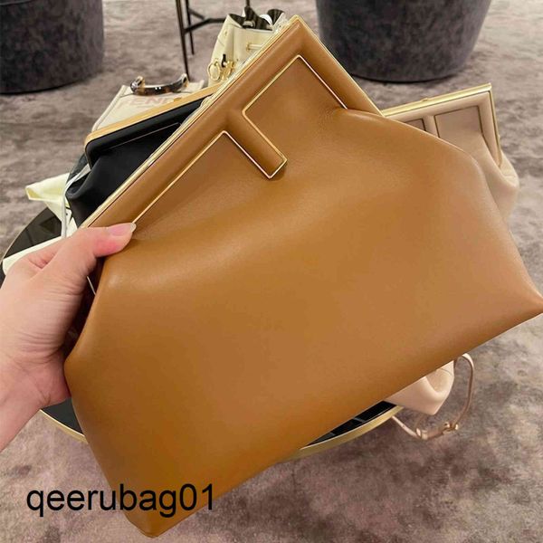 series fend first bag handbags designer women luxurys metal wrapped handbag single shoulder messenger yue messenger tote fashion brand bags
series fend first bag handbags designer women luxurys metal wrapped handbag single shoulder messenger yue messenger tote fashion brand bags
