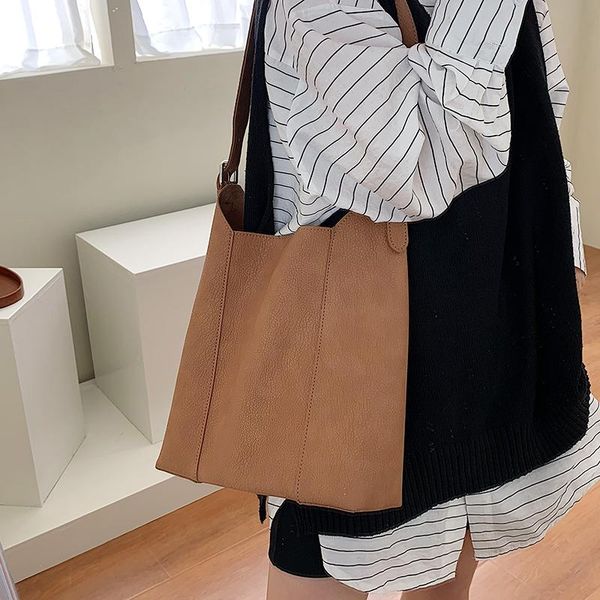 evening bags casual large-capacity bag 2021 female autumn all-match shoulder commuter big simple bucket underarm
evening bags casual large-capacity bag 2021 female autumn all-match shoulder commuter big simple bucket underarm