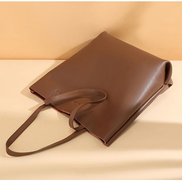 evening bags fashion tote bag, retro simple large-capacity handbag, layer cowhide shoulder bag
evening bags fashion tote bag, retro simple large-capacity handbag, layer cowhide shoulder bag