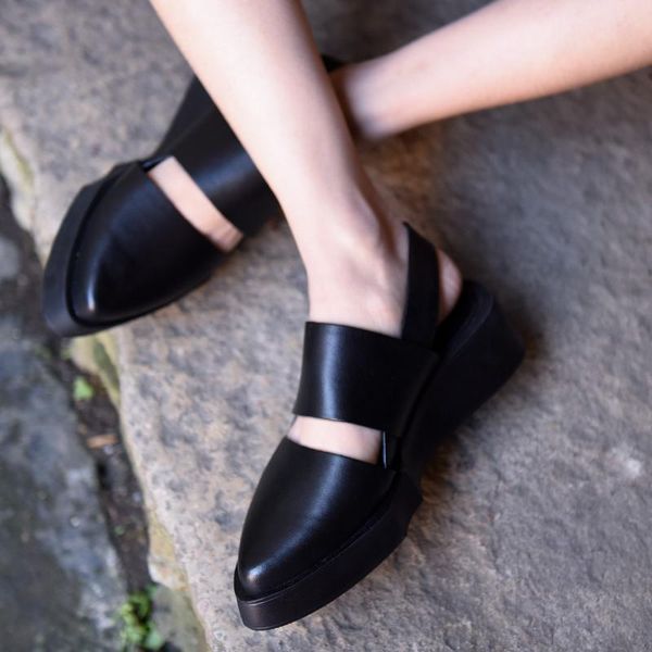 dress shoes artmu original thick sole women's sandals platform genuine leather semi-sandals hollow out pointed toe handmade dcx1812-90, Black
dress shoes artmu original thick sole women's sandals platform genuine leather semi-sandals hollow out pointed toe handmade dcx1812-90, Black