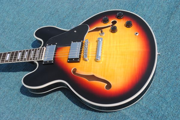 light aged electric guitar, thin nitro finish vintage, , ,wine red,rosewood,maple
light aged electric guitar, thin nitro finish vintage, , ,wine red,rosewood,maple