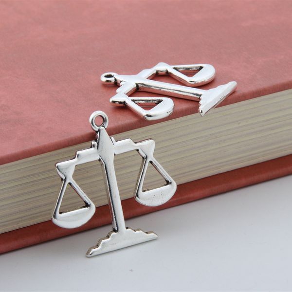 10pc5pcs silver color balance scales charms making law scales pendant keychain bracelet jewelry 31x31mm a3329
10pc5pcs silver color balance scales charms making law scales pendant keychain bracelet jewelry 31x31mm a3329