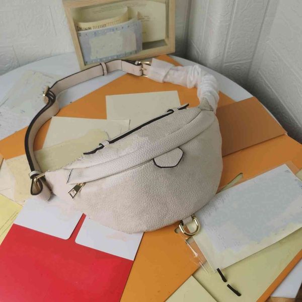 5adesignersempreinte leather waist bag black white super quality flower imprinted soft leathet classic fashion women street style cool bumba
5adesignersempreinte leather waist bag black white super quality flower imprinted soft leathet classic fashion women street style cool bumba