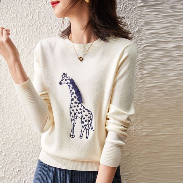 autumn and winter giraffe embroidered sweater round neck with pure wool backing inside, White;black
autumn and winter giraffe embroidered sweater round neck with pure wool backing inside, White;black