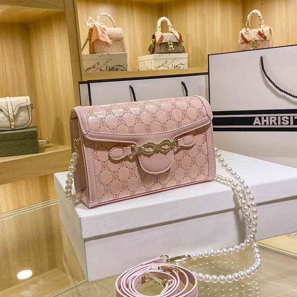 factory store 65% off clearance sale handbags small female summer 2021 one shoulder messenger bag versatile pink embossed style small square, Black;red
factory store 65% off clearance sale handbags small female summer 2021 one shoulder messenger bag versatile pink embossed style small square, Black;red