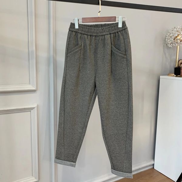 capri women's autumn harem tapered woolen casual pants p527, Black;white
capri women's autumn harem tapered woolen casual pants p527, Black;white