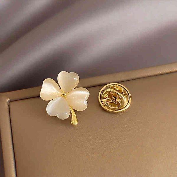 brooch cat's eye stone clover high-grade women's anti light buckle xia xiaozhong lovely pin fixed clothing accessories, Gray
brooch cat's eye stone clover high-grade women's anti light buckle xia xiaozhong lovely pin fixed clothing accessories, Gray