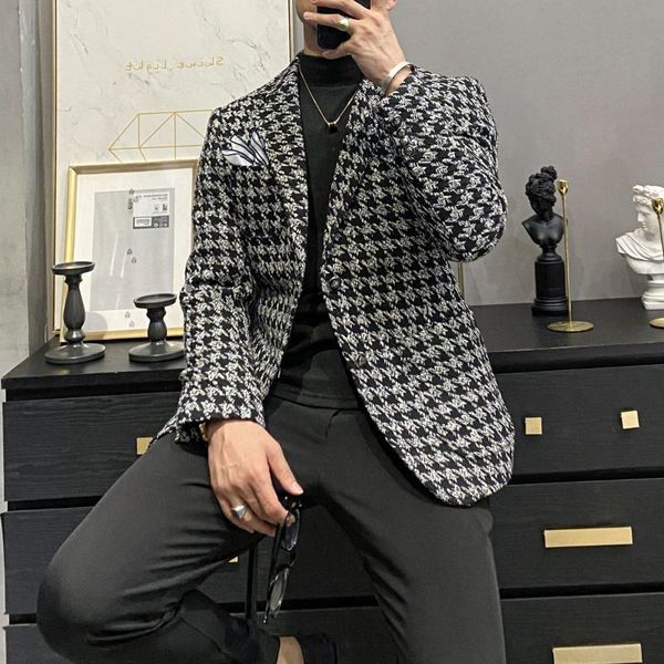 men's suits & blazers 2021 autumn winter british suit jacket houndstooth wedding business casual blazer masculino street wear social dr, White;black
men's suits & blazers 2021 autumn winter british suit jacket houndstooth wedding business casual blazer masculino street wear social dr, White;black