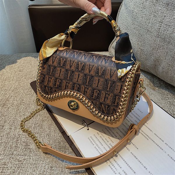 bag female 2021 new fashion letter printed silk scarf handbag foreign style texture single shoulder diagonal small square bag
bag female 2021 new fashion letter printed silk scarf handbag foreign style texture single shoulder diagonal small square bag