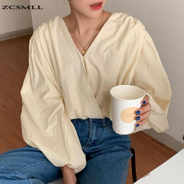 south korea chic apricot color v-neck folds and concealed buckle design loose short lantern sleeve shirt women women's blouses & shirts, White
south korea chic apricot color v-neck folds and concealed buckle design loose short lantern sleeve shirt women women's blouses & shirts, White