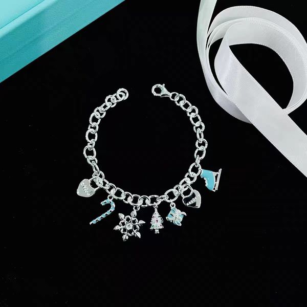 2022 brand original jewelry cuff designer love gift box skates christmas decoration pendant women's fashion simple high-end double chai, White
2022 brand original jewelry cuff designer love gift box skates christmas decoration pendant women's fashion simple high-end double chai, White