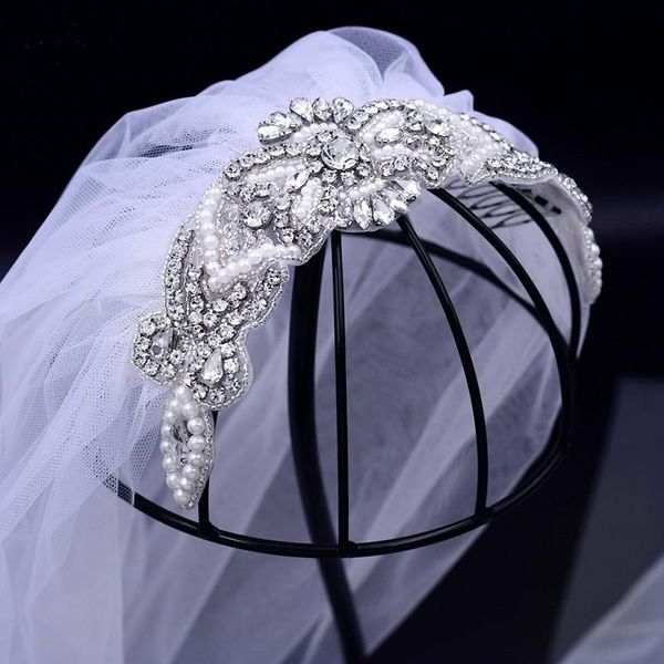 bridal veils style with comb rhinestone pearls wedding veil fabric boho sparkle beautiful woman tiara decorate, Black
bridal veils style with comb rhinestone pearls wedding veil fabric boho sparkle beautiful woman tiara decorate, Black