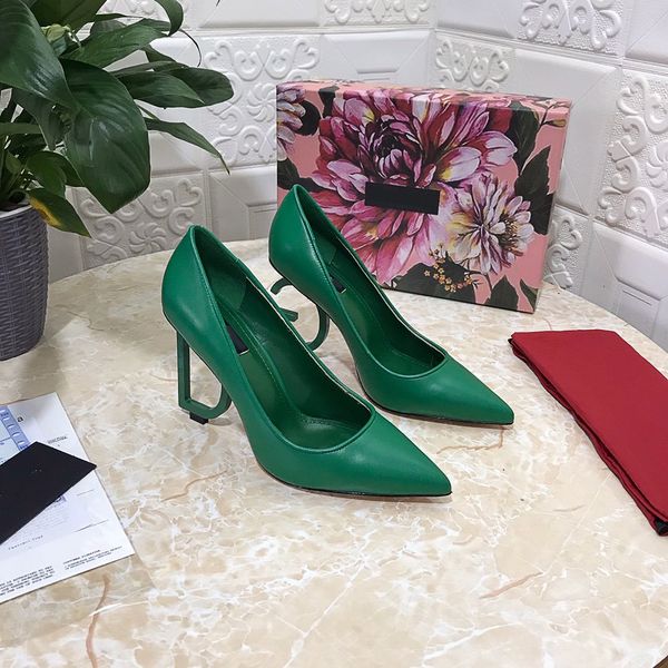 2021ss fashion popular woman real leather pointed-toes sandals designers banquet dress shoe luxurys womens 10.5 cm high heel wedding shoes s, Black
2021ss fashion popular woman real leather pointed-toes sandals designers banquet dress shoe luxurys womens 10.5 cm high heel wedding shoes s, Black