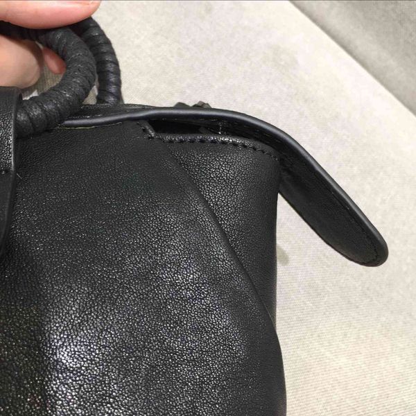 leather vegetable tanned sheepskin handmade forest leisure clothing accessories women's single shoulder bag, messenger bag and handbag
leather vegetable tanned sheepskin handmade forest leisure clothing accessories women's single shoulder bag, messenger bag and handbag