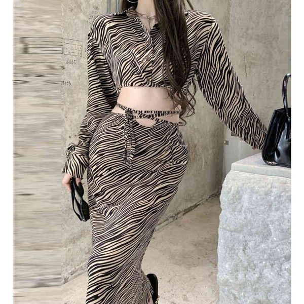 women's t-shirt primavera e outono hong kong estilo terno feminino retro chique zebra padrão cruz laço-up camisa oco hip saia r6uq, White
women's t-shirt primavera e outono hong kong estilo terno feminino retro chique zebra padrão cruz laço-up camisa oco hip saia r6uq, White