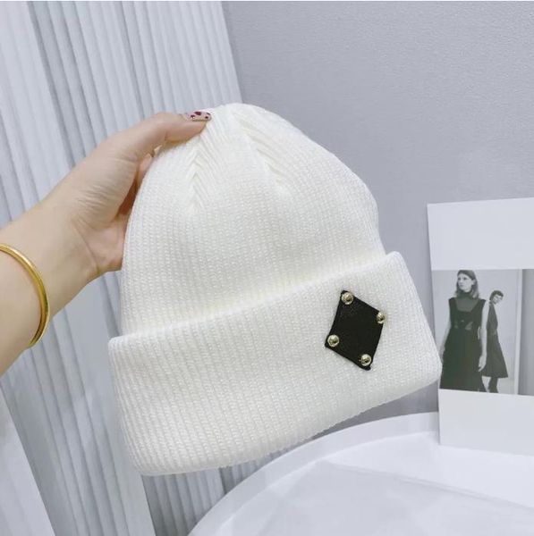 2021 winter womens mens beanies knitted fashion winter petit white brown damier designer hat gradient wool cap women luxury headwears woman
2021 winter womens mens beanies knitted fashion winter petit white brown damier designer hat gradient wool cap women luxury headwears woman