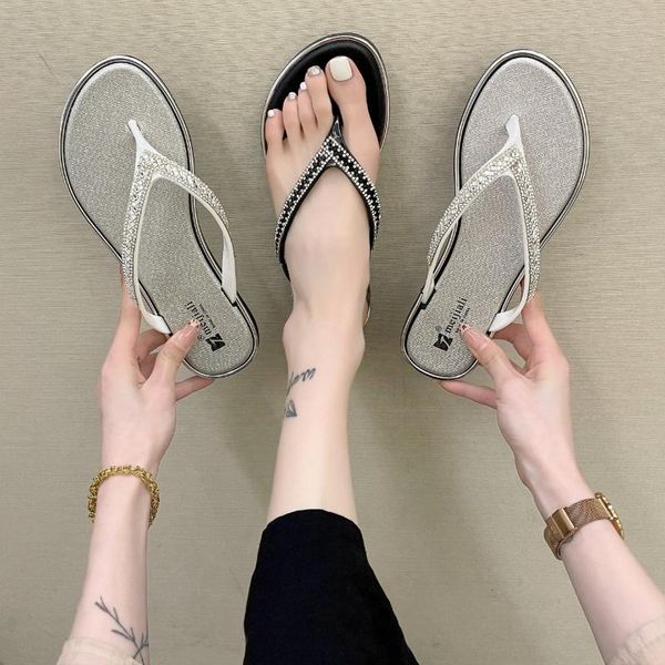 women slippers fashion rhinestone flat flip flop outdoor casual open toe slipper gladiator round head mixed colors beach sandals, Black
women slippers fashion rhinestone flat flip flop outdoor casual open toe slipper gladiator round head mixed colors beach sandals, Black