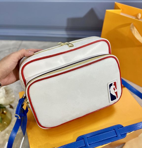 trunk pouch luxury designer man women bags messenger bag basketball joint camera box brand classic letters 02
trunk pouch luxury designer man women bags messenger bag basketball joint camera box brand classic letters 02