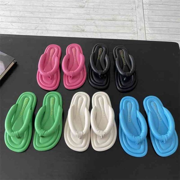 flat flip-flops, new type slippers thick loops, casual shoes with soft soles for women, Black
flat flip-flops, new type slippers thick loops, casual shoes with soft soles for women, Black