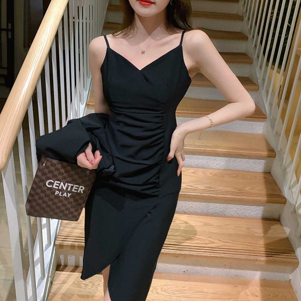 one color 2021 summer pleated slit suspender skirt women's black drs + suit short sleeve small coat, Black;gray
one color 2021 summer pleated slit suspender skirt women's black drs + suit short sleeve small coat, Black;gray