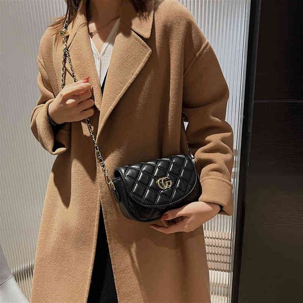 2022 factory wholesale new leather saddle women's net red light messenger foreign style small fragrant golden ball lingge chain bag
2022 factory wholesale new leather saddle women's net red light messenger foreign style small fragrant golden ball lingge chain bag