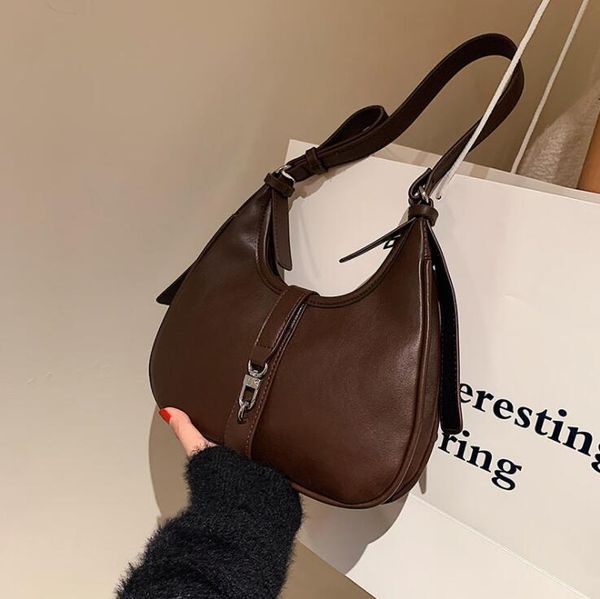 wholesale factory womens shoulder bags simple atmosphere fashion handbags retro solid color leather handbag street trend silver buckle women, Black;red
wholesale factory womens shoulder bags simple atmosphere fashion handbags retro solid color leather handbag street trend silver buckle women, Black;red