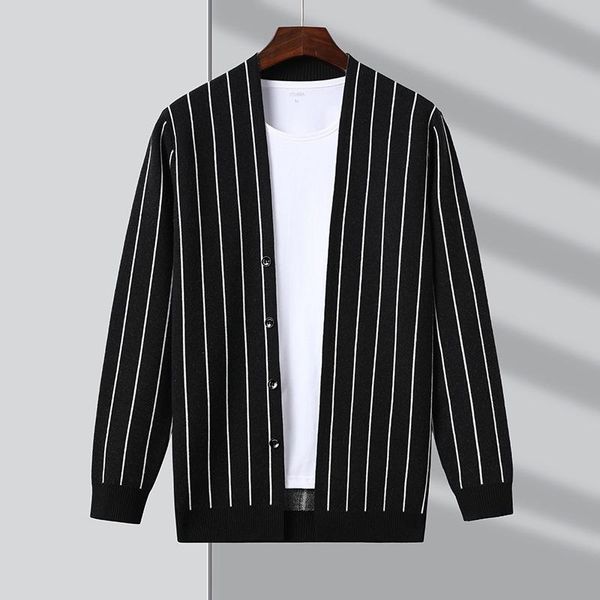 men's sweaters fashion autum brand grade striped winter knit designer mens cardigan sweater casual coats jacket clothes 2021, White;black
men's sweaters fashion autum brand grade striped winter knit designer mens cardigan sweater casual coats jacket clothes 2021, White;black