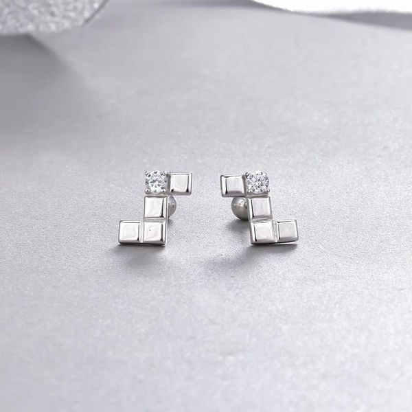 stud creative earring accessories s925 silver diamond letter earrings ladies zircon fashion personality simple jewelry, Golden;silver
stud creative earring accessories s925 silver diamond letter earrings ladies zircon fashion personality simple jewelry, Golden;silver