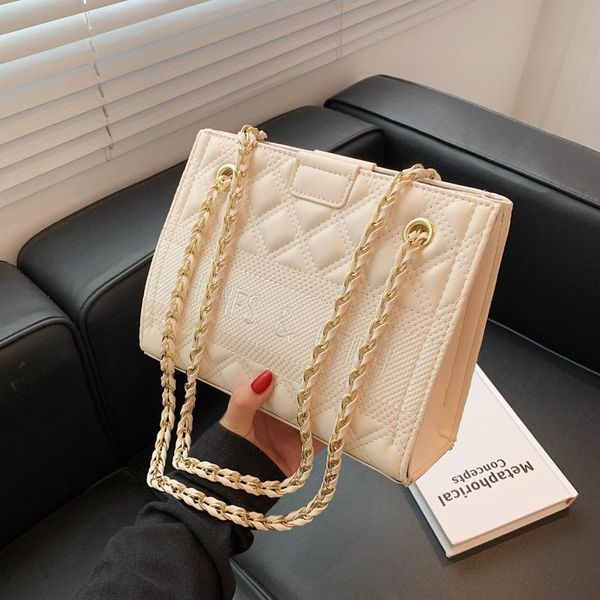 evening bags rhombic embroidered thread shoulder bag 2021 fashion personality all-match messenger chain
evening bags rhombic embroidered thread shoulder bag 2021 fashion personality all-match messenger chain