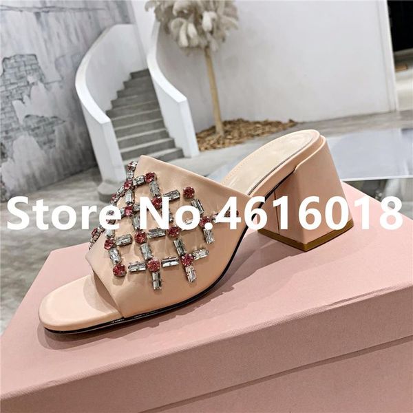 slippers 2021 spring summer brand desginer slides shoes women mules sandals design high heel silk crystal woman, Black
slippers 2021 spring summer brand desginer slides shoes women mules sandals design high heel silk crystal woman, Black