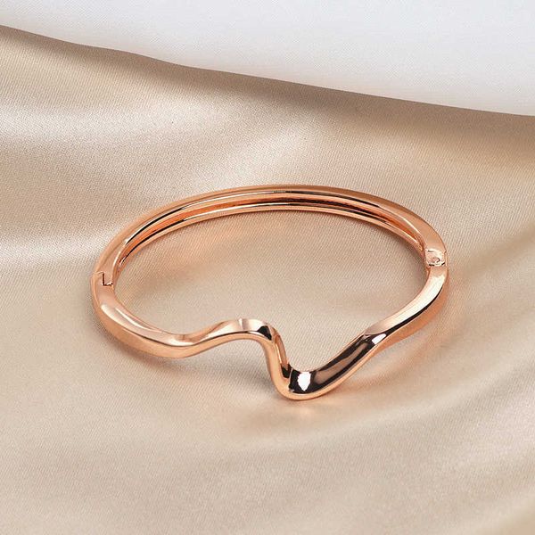 trendy classic cuff bangles for women rose gold color charming geometric irregular ripple opening bangle bracelet q0719, Black
trendy classic cuff bangles for women rose gold color charming geometric irregular ripple opening bangle bracelet q0719, Black