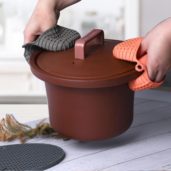 oven mitts special microwave baking tools for high temperature resistant and anti scalding of silicone insulated gloves
oven mitts special microwave baking tools for high temperature resistant and anti scalding of silicone insulated gloves