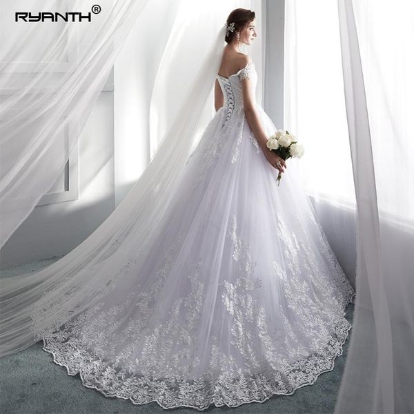 bridal veils 3 meters 1 layer wedding veil white ivory cathedral with comb accessorie voile mariage, Black
bridal veils 3 meters 1 layer wedding veil white ivory cathedral with comb accessorie voile mariage, Black