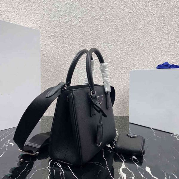 7a+fashion adopt imported latest high gloss cross grain cowhide 1ba296 the leather surface is particularly novel removable long shoulder1th
7a+fashion adopt imported latest high gloss cross grain cowhide 1ba296 the leather surface is particularly novel removable long shoulder1th