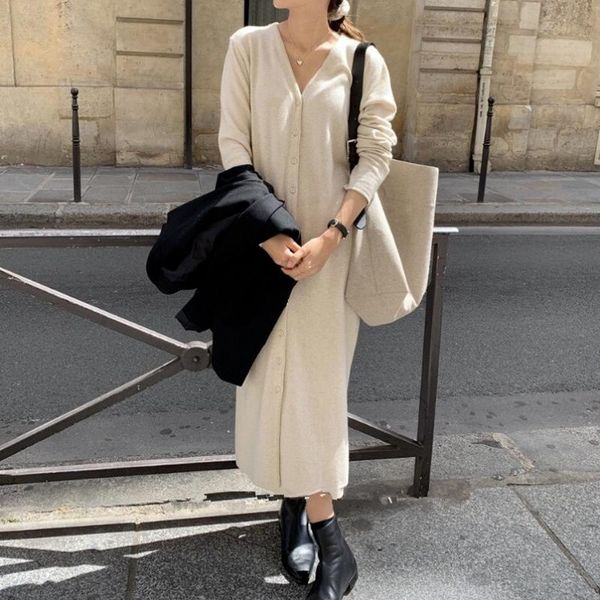 casual dresses autumn elegant v-neck single breasted women sweater dress fashion female long sleeve knitted winter warm maxi, Black;gray
casual dresses autumn elegant v-neck single breasted women sweater dress fashion female long sleeve knitted winter warm maxi, Black;gray