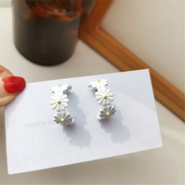 stud ruanme white is pure and fresh little daisy earrings c word 2021 female party gift, Golden;silver
stud ruanme white is pure and fresh little daisy earrings c word 2021 female party gift, Golden;silver
