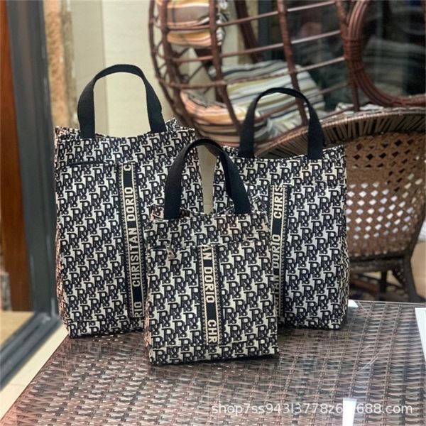 outlet sale 80% off new fan large, medium and small portable lunch box make-up file large capacity mother bag wholesale store
outlet sale 80% off new fan large, medium and small portable lunch box make-up file large capacity mother bag wholesale store