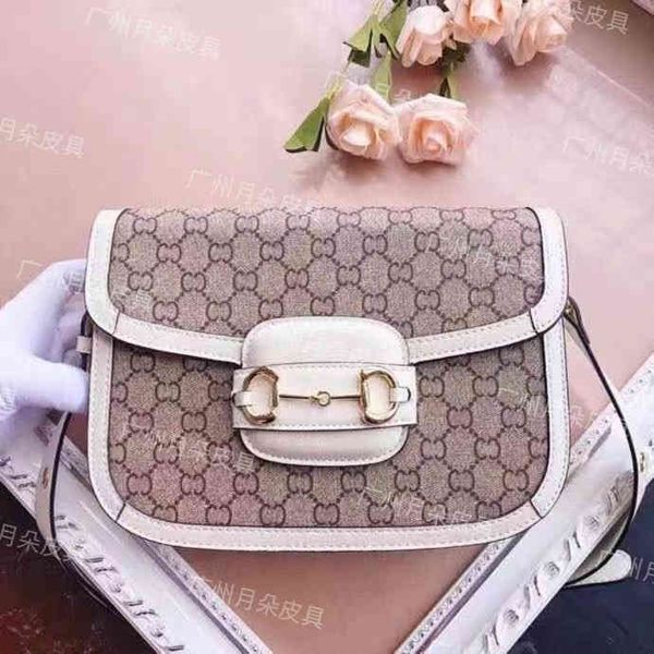 2022 factory wholesale handbag fashion saddle printed wide shoulder strap small square bag single shoulder bag
2022 factory wholesale handbag fashion saddle printed wide shoulder strap small square bag single shoulder bag