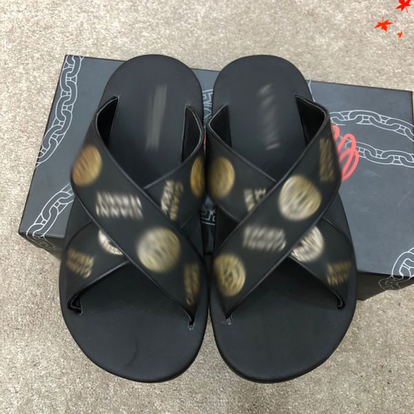 luxurys men slippers designer rubber slides sandal mens designers flat fashion shoes beach flip flops flower with box size 39-45 -g409, Black
luxurys men slippers designer rubber slides sandal mens designers flat fashion shoes beach flip flops flower with box size 39-45 -g409, Black