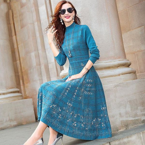 casual dresses 2021 women autumn winter knitted vestidos lady long sleeve print plaid sweaters dress female elegant pleated d162, Black;gray
casual dresses 2021 women autumn winter knitted vestidos lady long sleeve print plaid sweaters dress female elegant pleated d162, Black;gray