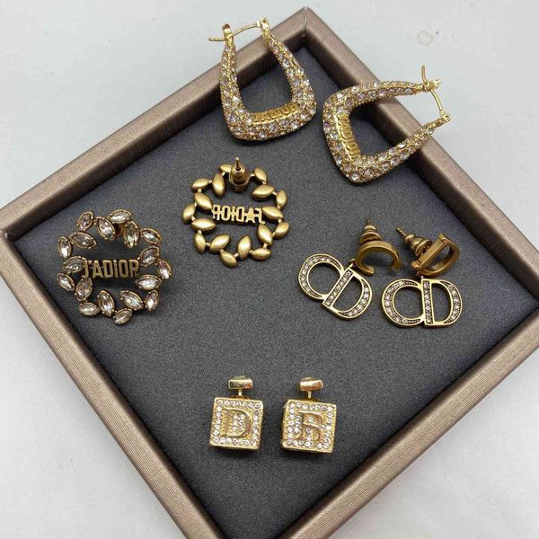 special offer 2021 luxury designer jewelry brass letter earrings 925 silver needle wheat ear set with diamond fashion personality
special offer 2021 luxury designer jewelry brass letter earrings 925 silver needle wheat ear set with diamond fashion personality