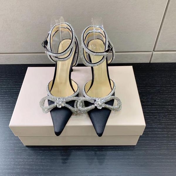 womens sandals shoes leather sole designer high heels black pink diamond chain decoration banquet women shoes silk face formal shoe slippers
womens sandals shoes leather sole designer high heels black pink diamond chain decoration banquet women shoes silk face formal shoe slippers