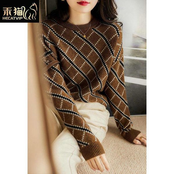long sleeve crew neck foreign style diamond plaid wool like couple t-shirt 2021 winter knitted women's sweaters, White;black
long sleeve crew neck foreign style diamond plaid wool like couple t-shirt 2021 winter knitted women's sweaters, White;black