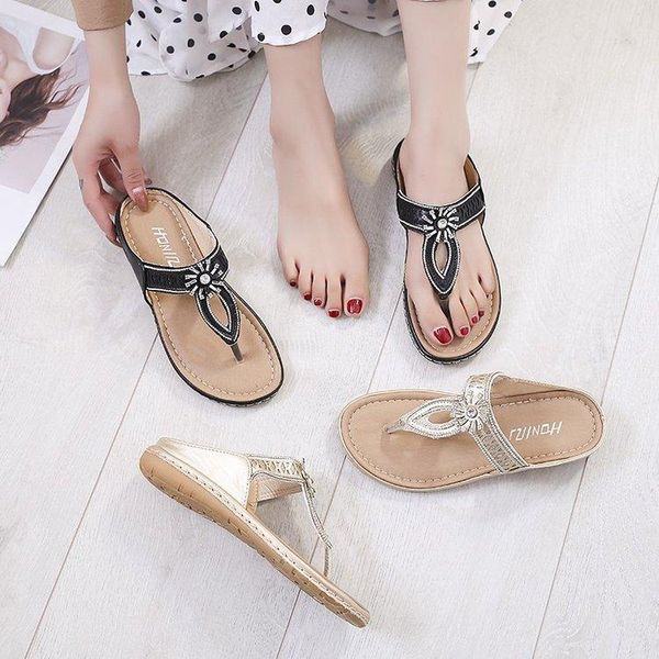 shoes woman 2021 glitter slides low slippers casual fretwork heels pantofle flower rubber flip flops jelly luxury flat, Black
shoes woman 2021 glitter slides low slippers casual fretwork heels pantofle flower rubber flip flops jelly luxury flat, Black