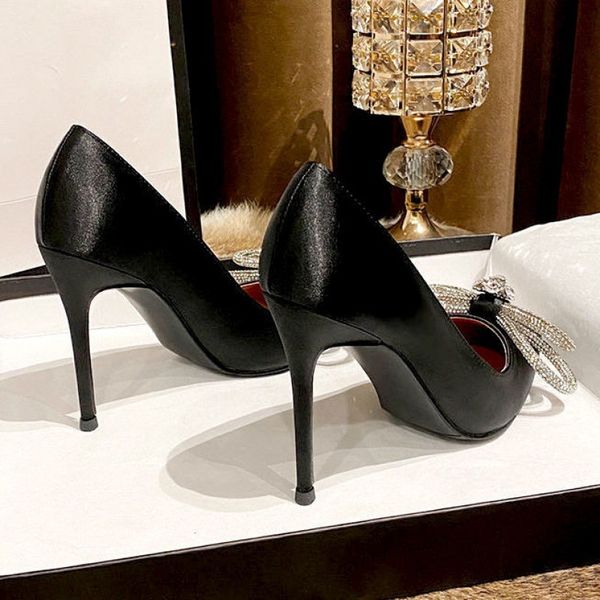 luxury dress shoes black high heel's 2021 mach dign bow diamond satin single pointed thin heel wedding sho
luxury dress shoes black high heel's 2021 mach dign bow diamond satin single pointed thin heel wedding sho
