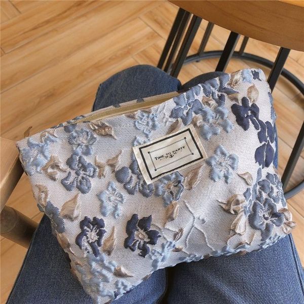 cosmetic bags & cases korean make-up bag portable niche design vintage jacquette large-capacity fine fashion mesh red storage hand
cosmetic bags & cases korean make-up bag portable niche design vintage jacquette large-capacity fine fashion mesh red storage hand