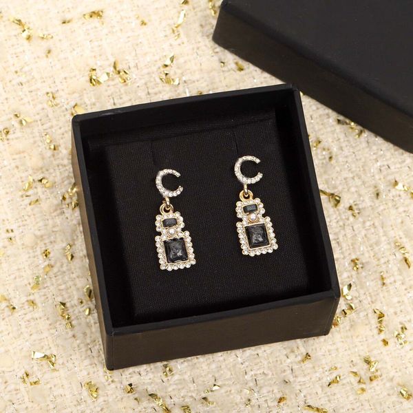 2022 luxury quality charm drop earring with diamond and black crystal square shape for women wedding jewelry gift have box stamp ps7174, Golden
2022 luxury quality charm drop earring with diamond and black crystal square shape for women wedding jewelry gift have box stamp ps7174, Golden