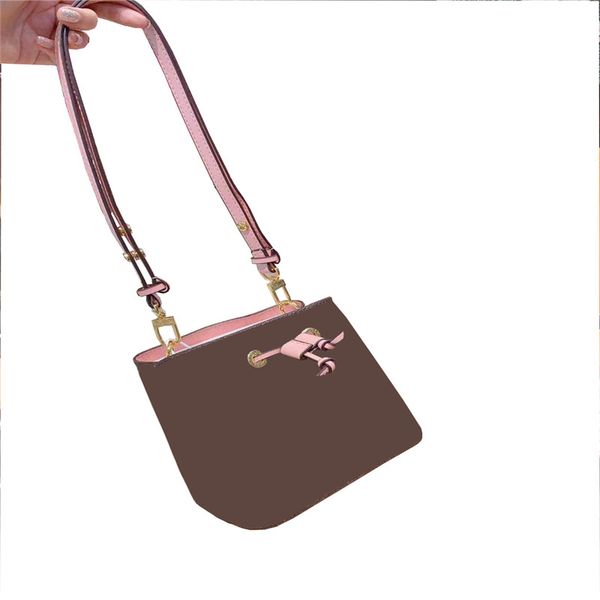 shoulder bag 2021 classic printed barrel cowhide original single series tighten drawstring bags designer ladies handbag purse fashion messen
shoulder bag 2021 classic printed barrel cowhide original single series tighten drawstring bags designer ladies handbag purse fashion messen